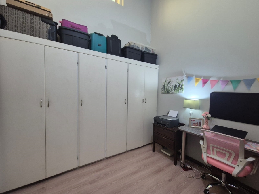 3 Bedroom Property for Sale in Three Rivers Proper Gauteng