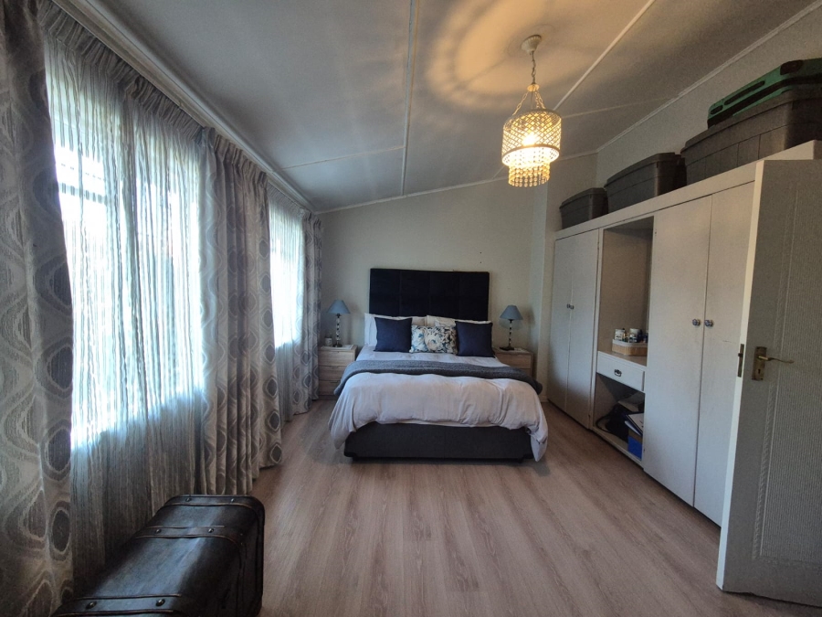 3 Bedroom Property for Sale in Three Rivers Proper Gauteng