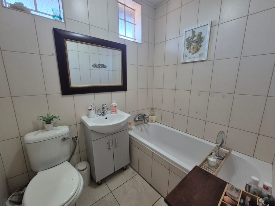 3 Bedroom Property for Sale in Three Rivers Proper Gauteng