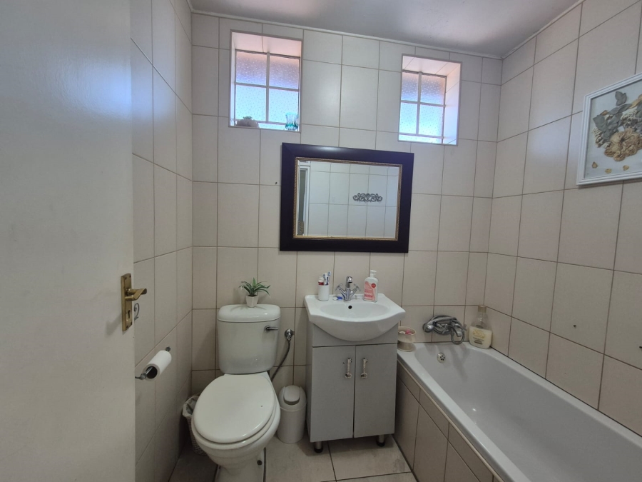 3 Bedroom Property for Sale in Three Rivers Proper Gauteng