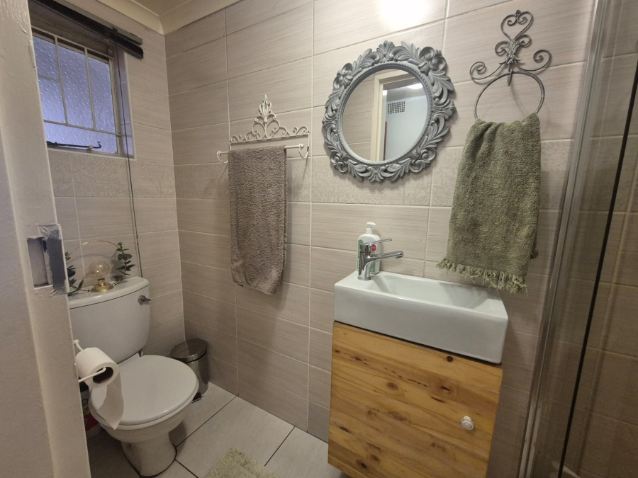 3 Bedroom Property for Sale in Three Rivers Proper Gauteng