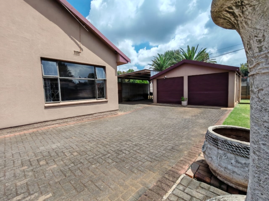 3 Bedroom Property for Sale in Risiville Gauteng