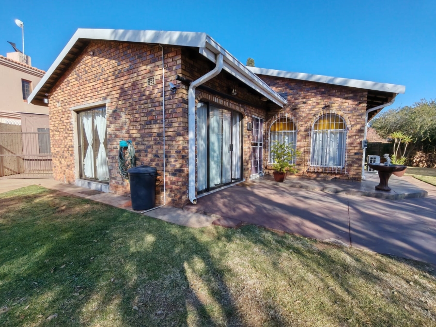 4 Bedroom Property for Sale in Risiville Gauteng