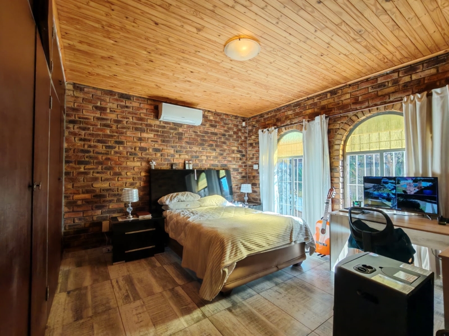 4 Bedroom Property for Sale in Risiville Gauteng