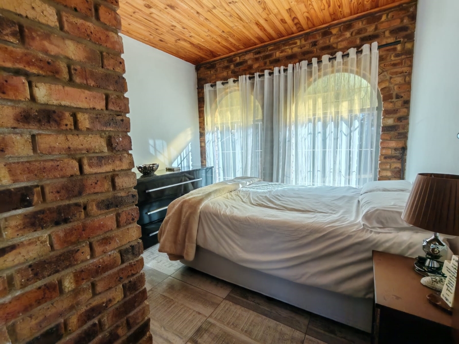 4 Bedroom Property for Sale in Risiville Gauteng