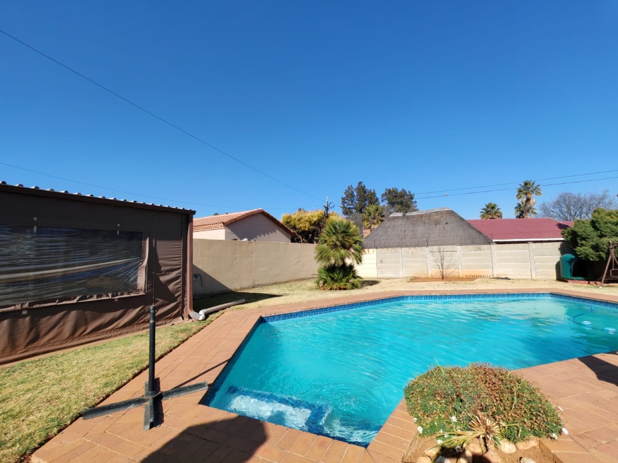 4 Bedroom Property for Sale in Risiville Gauteng