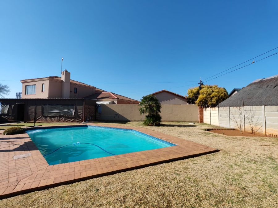 4 Bedroom Property for Sale in Risiville Gauteng