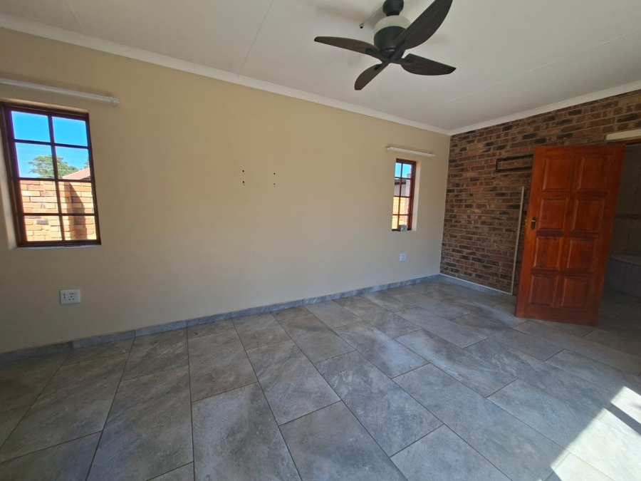4 Bedroom Property for Sale in Golf Park Gauteng