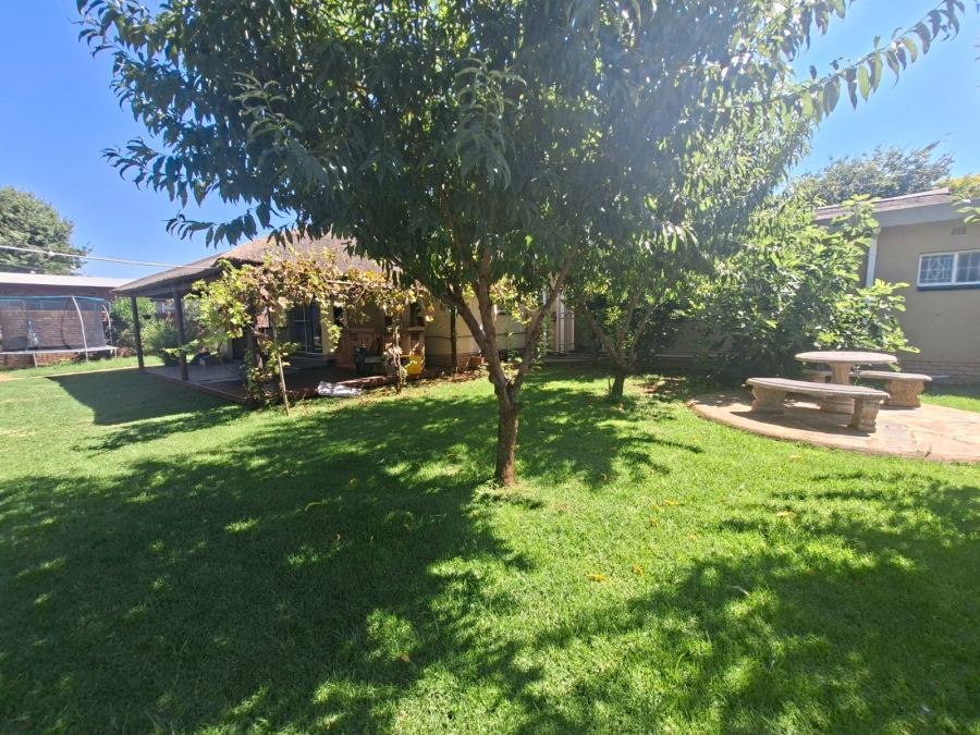 4 Bedroom Property for Sale in Golf Park Gauteng