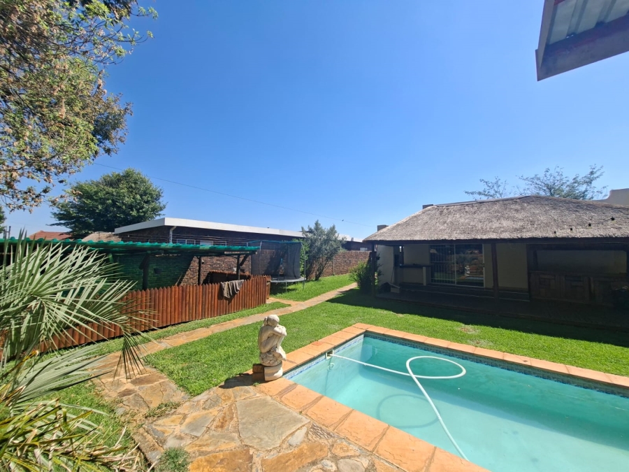 4 Bedroom Property for Sale in Golf Park Gauteng
