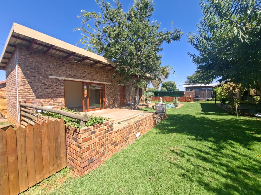 4 Bedroom Property for Sale in Golf Park Gauteng