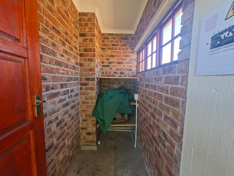 4 Bedroom Property for Sale in Golf Park Gauteng