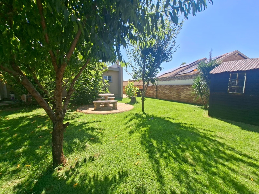 4 Bedroom Property for Sale in Golf Park Gauteng