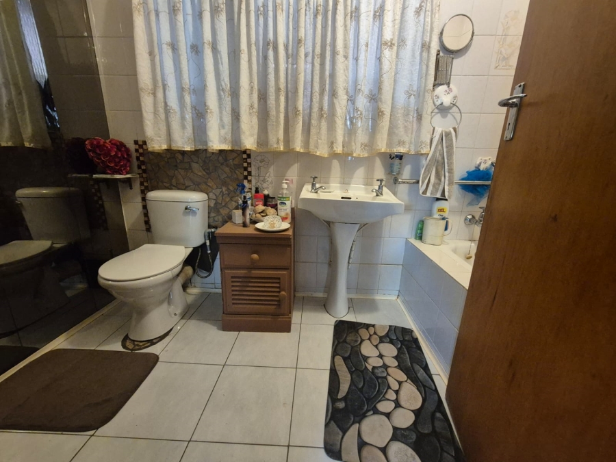 3 Bedroom Property for Sale in Sonland Park Gauteng
