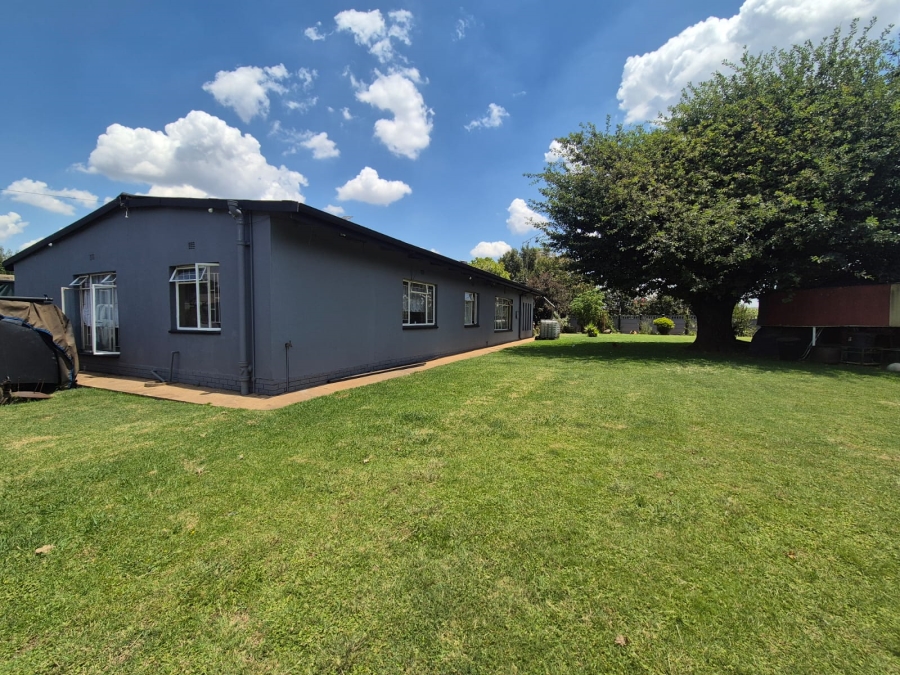 3 Bedroom Property for Sale in Sonland Park Gauteng