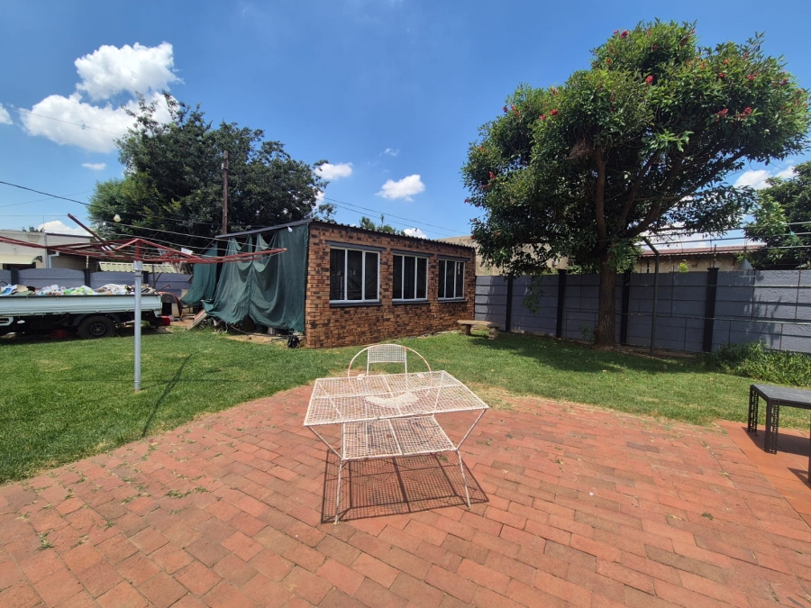 3 Bedroom Property for Sale in Sonland Park Gauteng