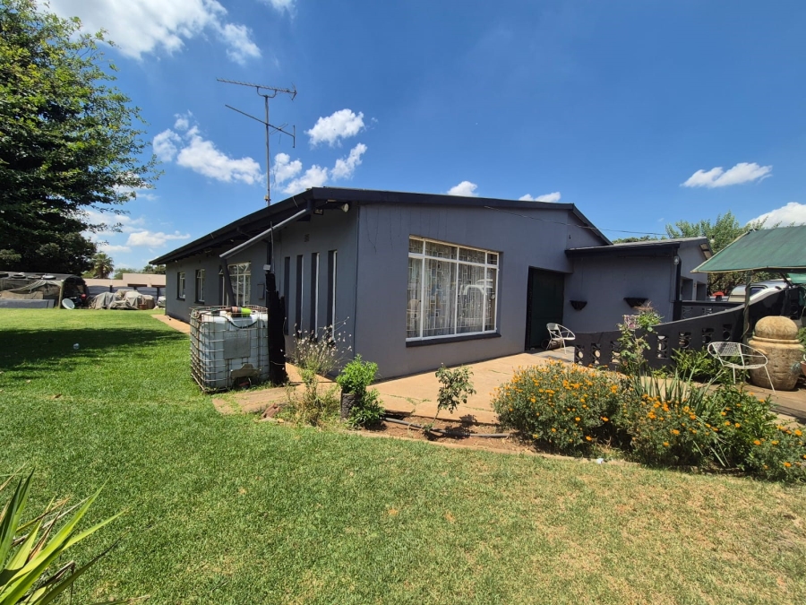 3 Bedroom Property for Sale in Sonland Park Gauteng