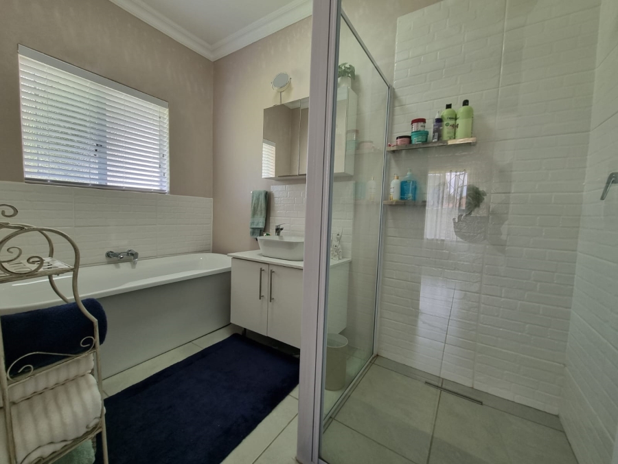 3 Bedroom Property for Sale in Three Rivers Gauteng
