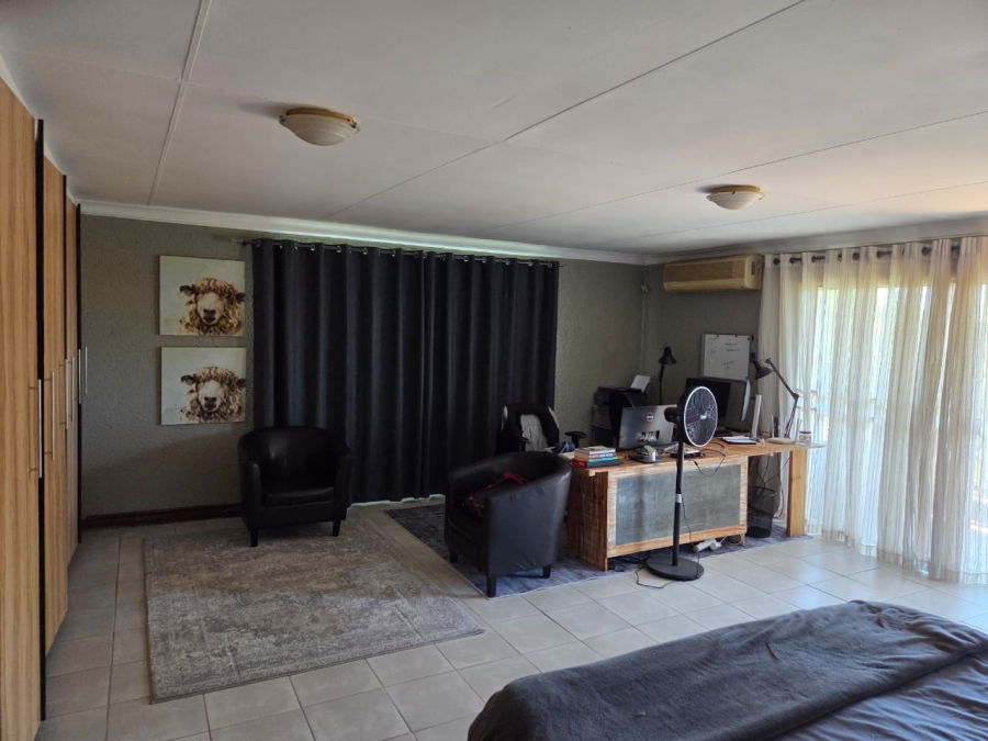 4 Bedroom Property for Sale in Walkerville Manor Gauteng