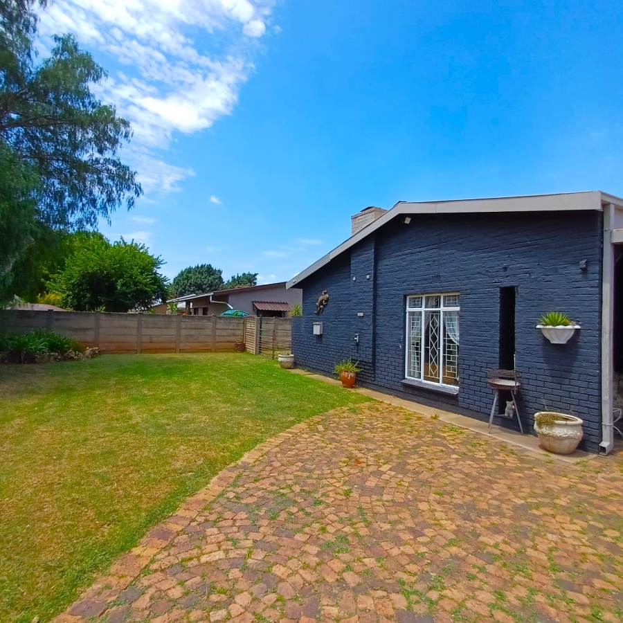 3 Bedroom Property for Sale in Rothdene Gauteng