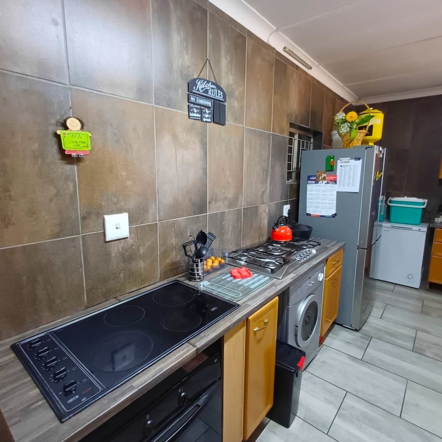 3 Bedroom Property for Sale in Rothdene Gauteng