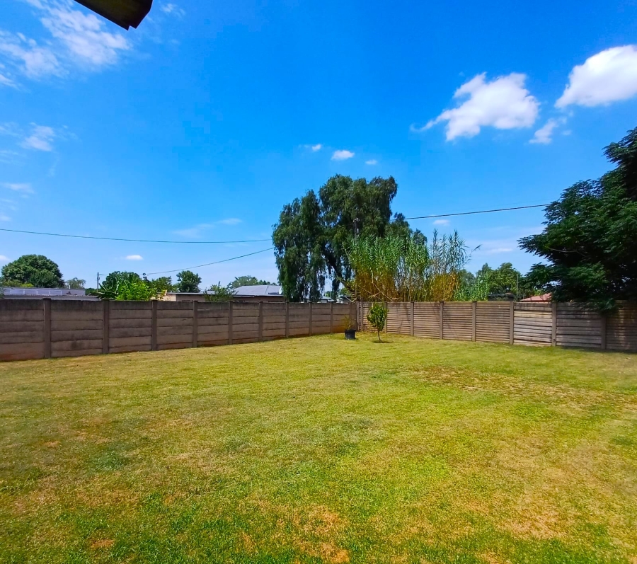 3 Bedroom Property for Sale in Rothdene Gauteng