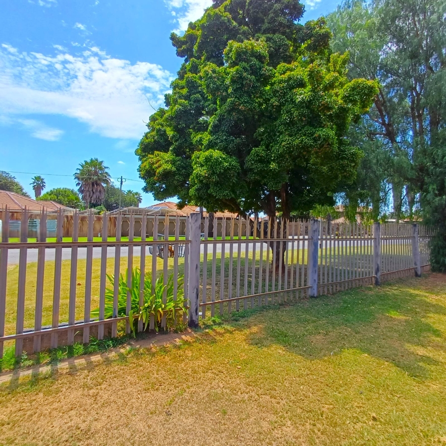 3 Bedroom Property for Sale in Rothdene Gauteng