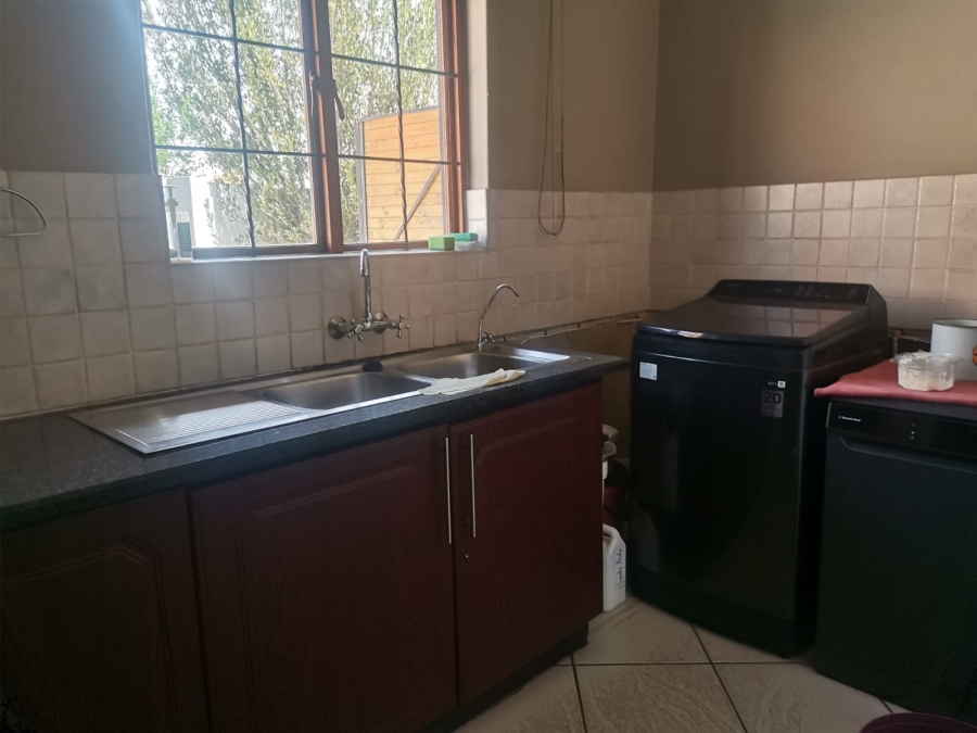 3 Bedroom Property for Sale in Vanderbijlpark SE 8 Gauteng