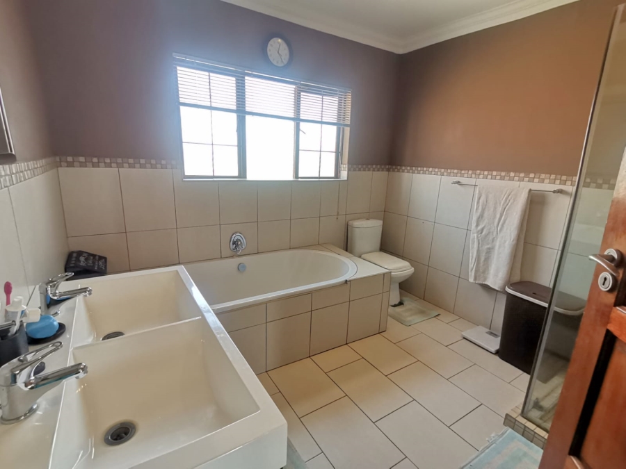 3 Bedroom Property for Sale in Vanderbijlpark SE 8 Gauteng