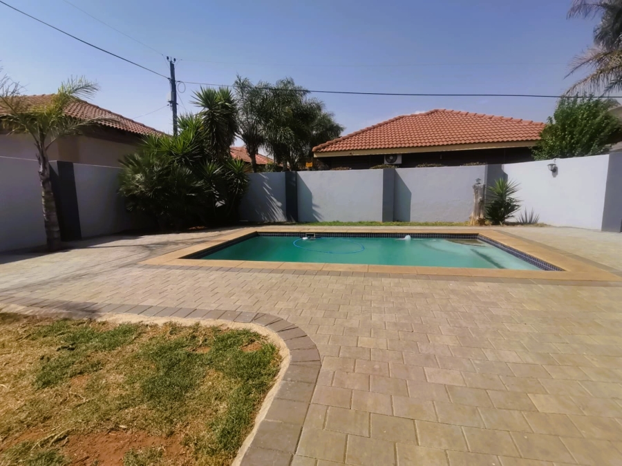 3 Bedroom Property for Sale in Vanderbijlpark SE 8 Gauteng