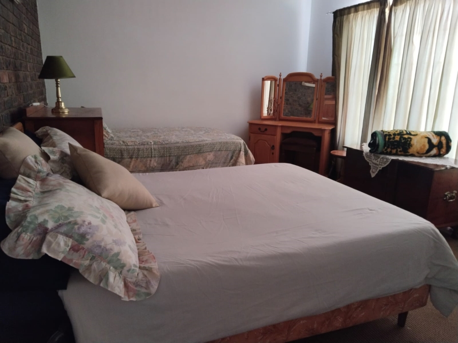 3 Bedroom Property for Sale in Hartbeesfontein AH Gauteng