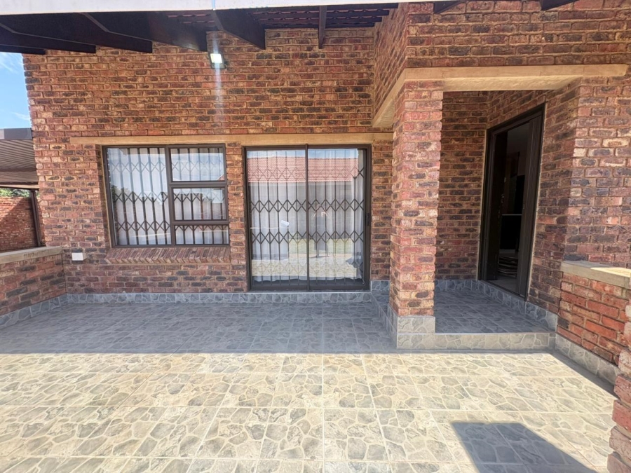 3 Bedroom Property for Sale in Kookrus Gauteng