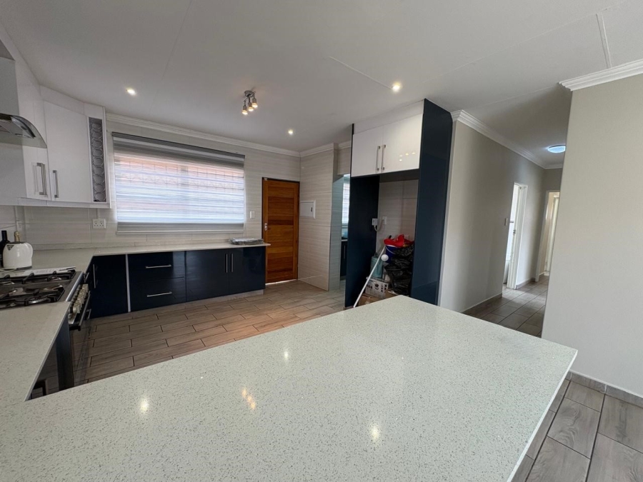 3 Bedroom Property for Sale in Kookrus Gauteng