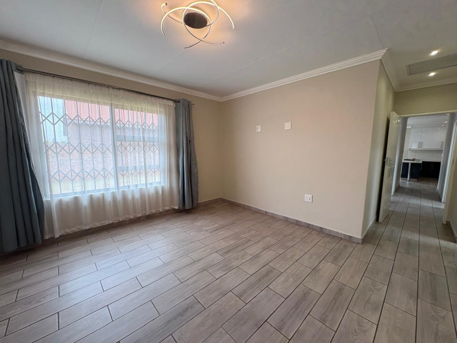 3 Bedroom Property for Sale in Kookrus Gauteng