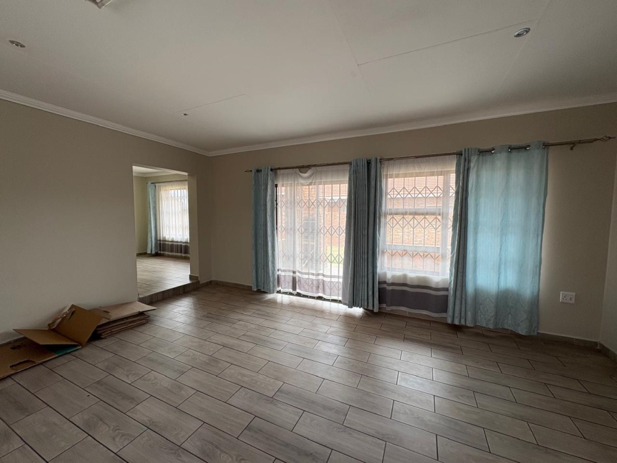 3 Bedroom Property for Sale in Kookrus Gauteng