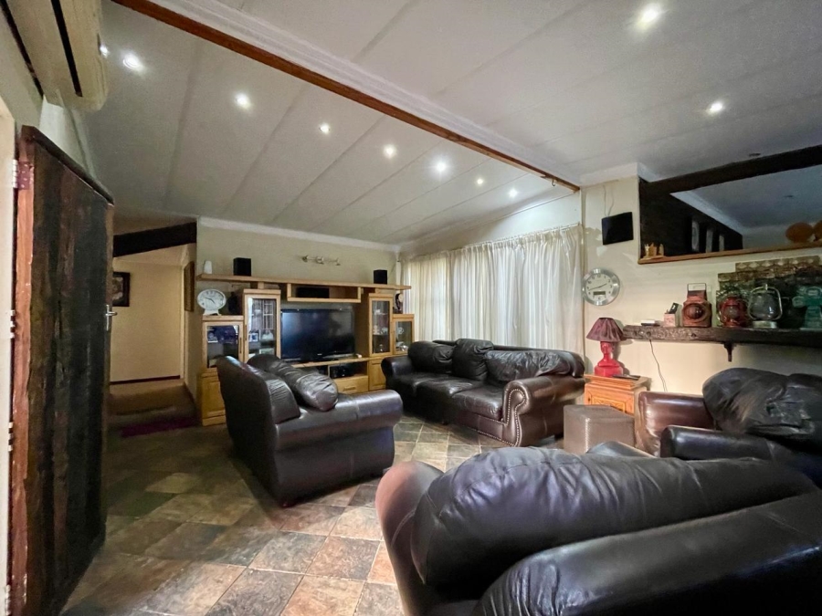 4 Bedroom Property for Sale in Three Rivers East Gauteng