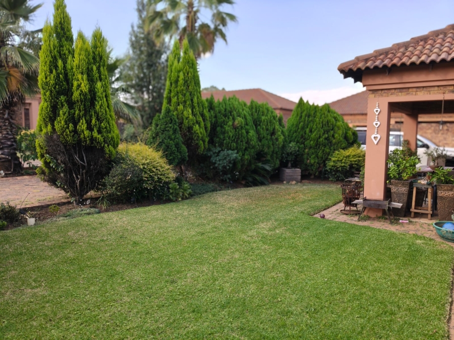 To Let 3 Bedroom Property for Rent in Kookrus Gauteng