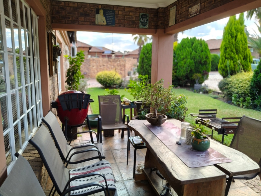 To Let 3 Bedroom Property for Rent in Kookrus Gauteng