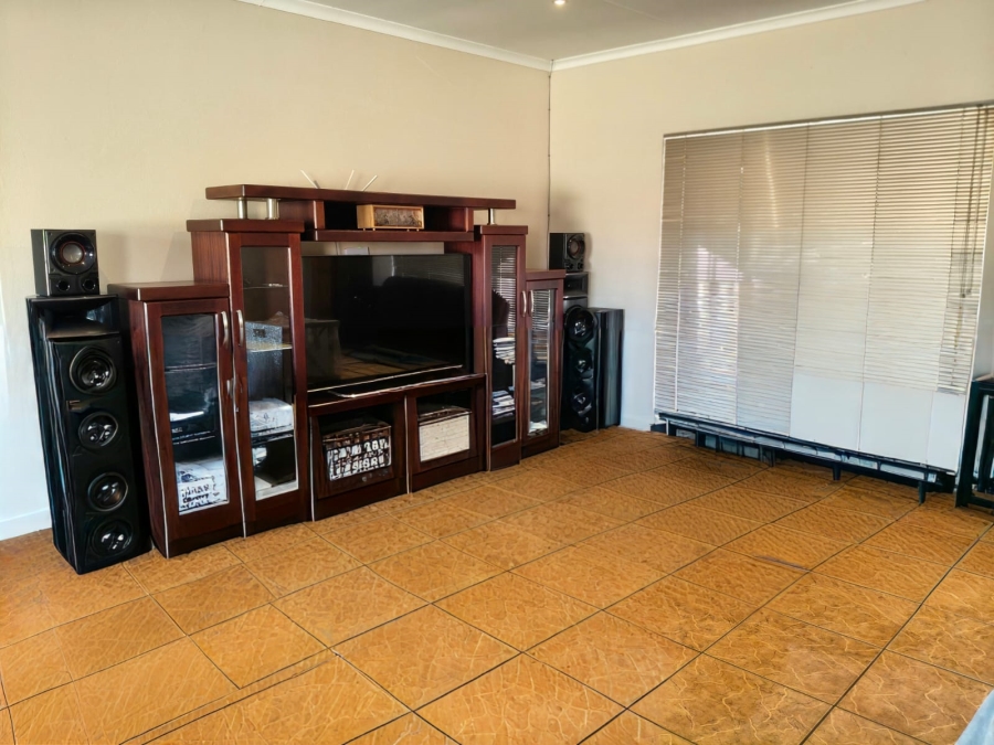 To Let 3 Bedroom Property for Rent in Kookrus Gauteng