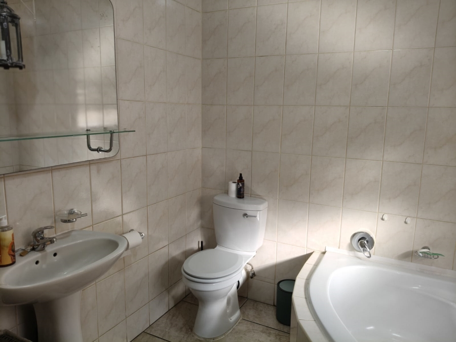 To Let 3 Bedroom Property for Rent in Kookrus Gauteng