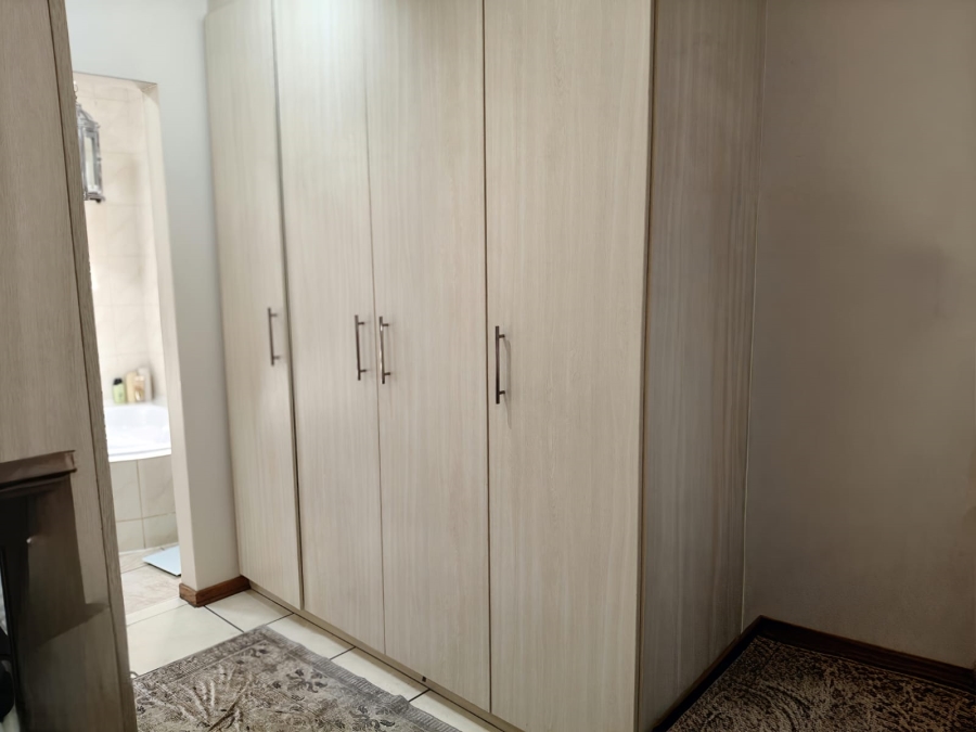 To Let 3 Bedroom Property for Rent in Kookrus Gauteng