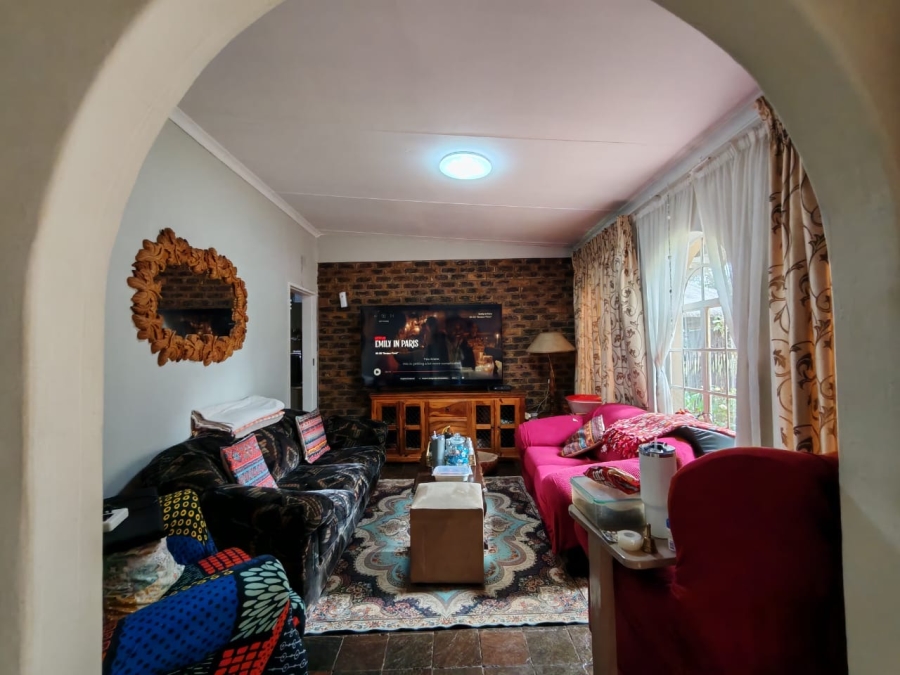 5 Bedroom Property for Sale in Glen Donald A H Gauteng