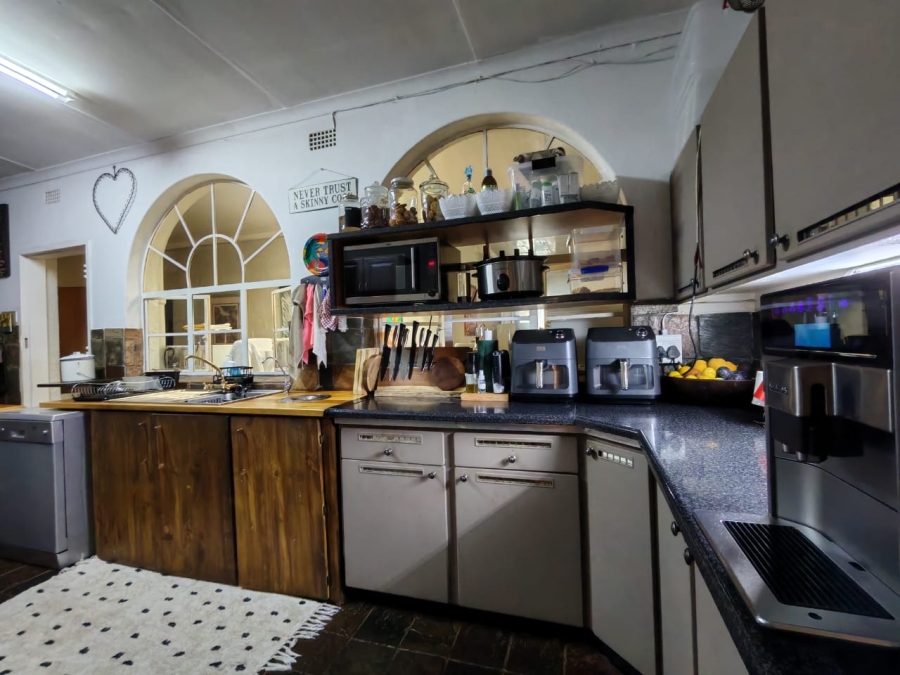 5 Bedroom Property for Sale in Glen Donald A H Gauteng