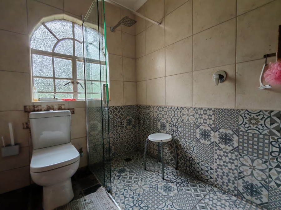 5 Bedroom Property for Sale in Glen Donald A H Gauteng