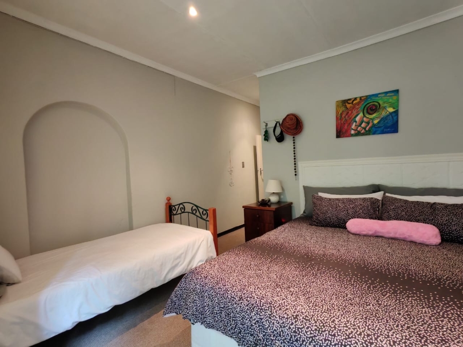 5 Bedroom Property for Sale in Glen Donald A H Gauteng