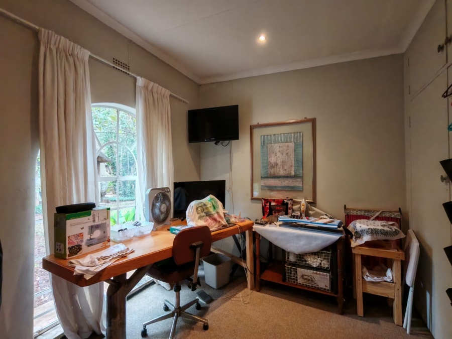 5 Bedroom Property for Sale in Glen Donald A H Gauteng