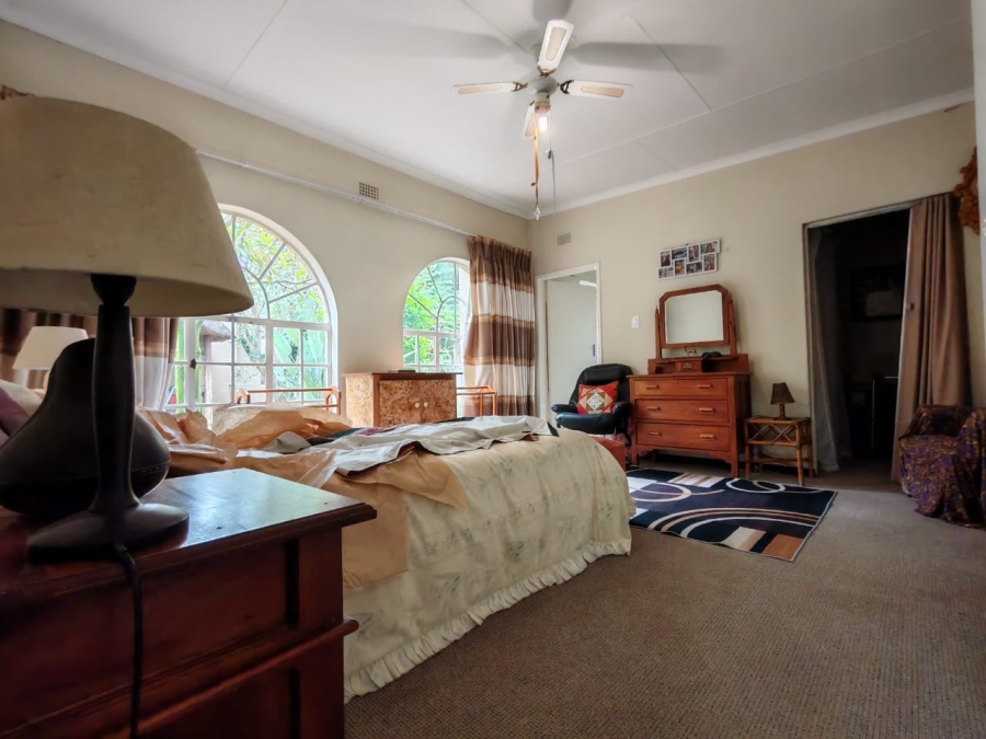 5 Bedroom Property for Sale in Glen Donald A H Gauteng