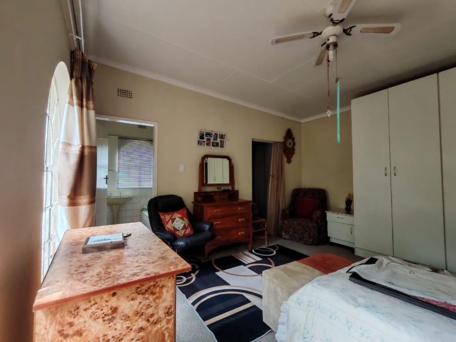 5 Bedroom Property for Sale in Glen Donald A H Gauteng