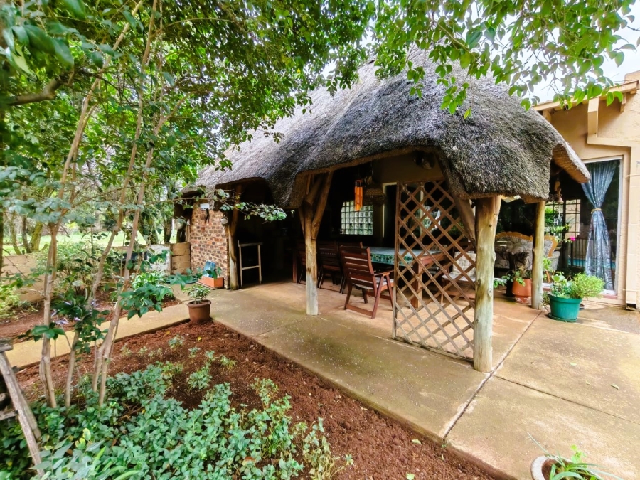 5 Bedroom Property for Sale in Glen Donald A H Gauteng