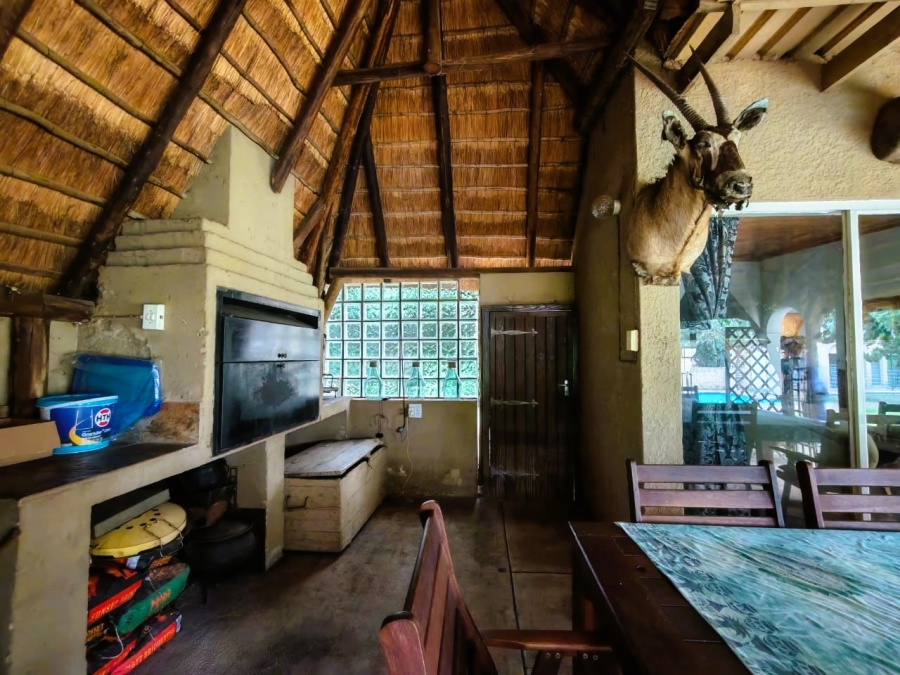 5 Bedroom Property for Sale in Glen Donald A H Gauteng